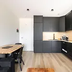 Modern Apartment Near Pwc & Deloitte & Cloche D\'Or Mall