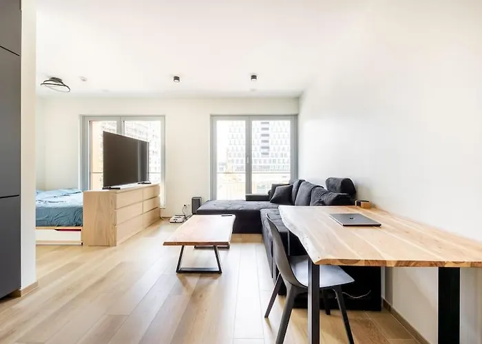 Modern Apartment Near Pwc & Deloitte & Cloche D\'Or Mall