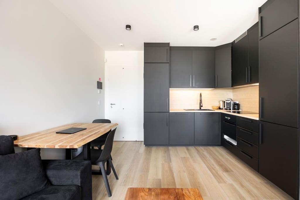 Appartement Modern Near Pwc & Deloitte & Cloche D'or Mall